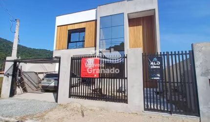 Casa à venda, Bairro São Francisco, CAMBORIU - SC com 04 Suítes