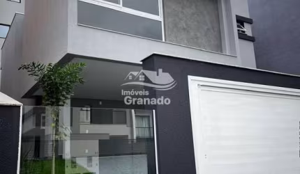 Sobrado à venda, Bairro São Francisco, CAMBORIU - SC com 03 Suítes