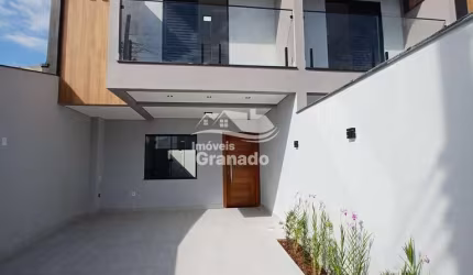 Sobrado à venda, Santa Regina, CAMBORIU - SC com 03 Dormitórios