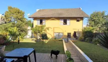 Excelente Sobrado com 4 quartos sendo 2 suítes, 200m², à venda em São José dos Pinhais, Aristocrata