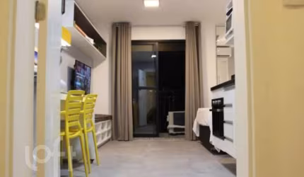 Apartamento com 1 quarto à venda na Avenida Duque de Caxias, 61, Santa Cecília, São Paulo por R$ 300.000