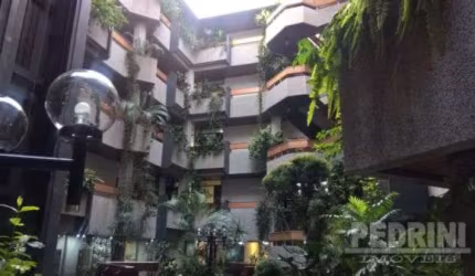 Sala comercial à venda no Higienópolis, Porto Alegre  por R$ 330.000