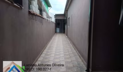 Imóvel na praia no Bairro Barranco Alto 2 casas em um terreno.