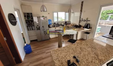Casa em Condomínio para Locação em Valinhos / SP. - 3 dorms. 2 vagas- R$ 8.000,00+Cond.+IPTU. 