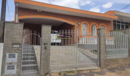 Casa Venda em Valinhos SP, Jardim Celani 411m² ter, 3 dorms (1 suite) + Edicula Fundo - R$ 850.000,00  Aceita Apartamento em Valinhos SP, até R$ 350mil como parte de pagamento