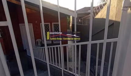 Casa em Valinhos bairro Castelo- 2 dorms, 1 vaga - R$ 2.400,00 IPTU incluso.