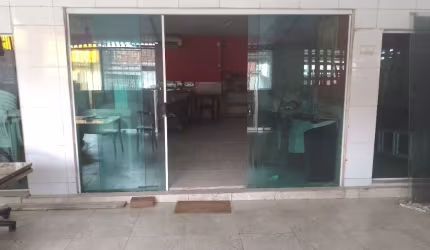 Casa comercial no cordeiro com 200 M2
