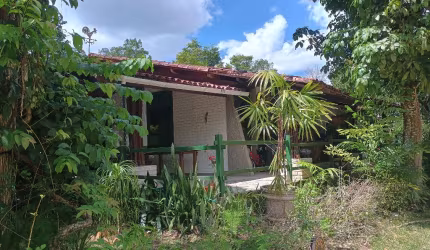 Casa charmosa ,para alugar ou vender, em  aldeia
