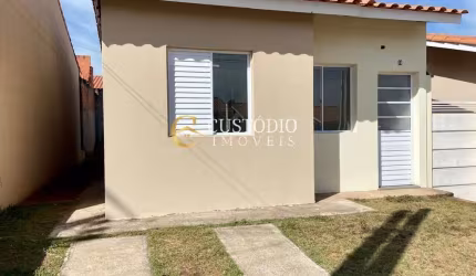 Imperdível oportunidade: Casa de condomínio à venda em Sorocaba-SP, Parque Vitória Régia, 2 quartos, 1 banheiro, 2 vagas, 49m²!