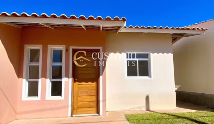 Casa em Condomínio à Venda ou Locação em Sorocaba-SP, Bairro Cajuru do Sul: 2 Quartos, 2 Salas, 1 Banheiro, 2 Vagas, 47m².