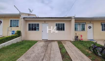 Casa em condomínio fechado com 2 quartos à venda na Rua Arapongas, 1528, Capela Velha, Araucária, 32 m2 por R$ 174.000
