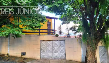Localização excelente,  com 6 quartos.