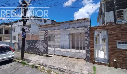 Casa com 2 quartos à venda na Rua São Jorge, 11b, IAPI, Salvador, 69 m2 por R$ 180.000