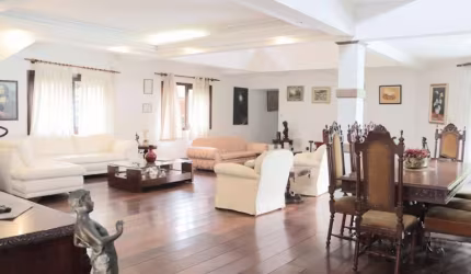Casa de alto padrão no morro Santa Terezinha de 700 m2