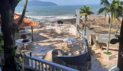 Dois dormitórios todo reformado. Ilha Porchat. Este é no mar