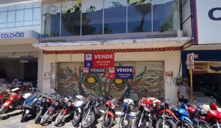 Prédio Comercial Em Frente À Praça Siqueira Campos, Bairro Centro - Crato/CE