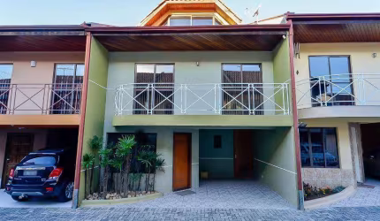 Sobrado com 3 dormitórios à venda, 180 m² por R$ 745.000,00 - Novo Mundo - Curitiba/PR