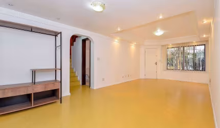 Sobrado com 3 dormitórios à venda, 180 m² por R$ 750.000,00 - Novo Mundo - Curitiba/PR