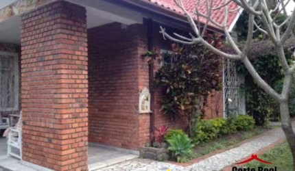 Casa com 2 quartos à venda na Rua Grão Pará, 466, Menino Deus, Porto Alegre por R$ 1.250.000