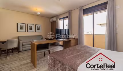 Flat com 1 quarto à venda na Avenida Borges de Medeiros, 3120, Centro Histórico, Porto Alegre por R$ 370.000