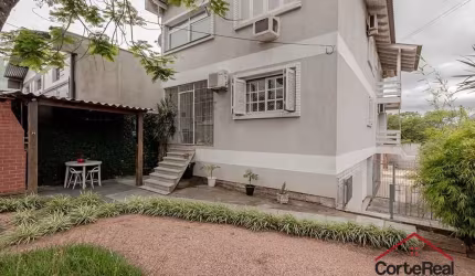 Casa com 3 quartos à venda na Rua Ernesto Pellanda, 78, Vila Jardim, Porto Alegre por R$ 580.000