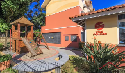 Casa com 3 quartos à venda na Rua Afonso Arinos, 145, Camaquã, Porto Alegre por R$ 360.000