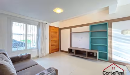 Casa com 2 quartos à venda na Rua Irmão Jaime Biazus, 231, Guarujá, Porto Alegre por R$ 350.000