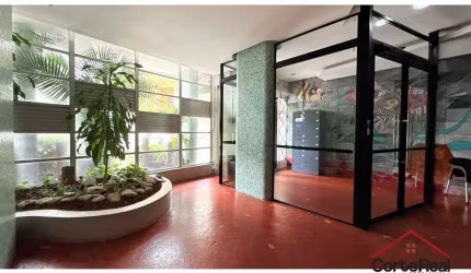Apartamento com 2 quartos à venda na Praça Conde de Porto Alegre, 77, Centro Histórico, Porto Alegre por R$ 239.900