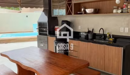 Casa à venda em condomínio fechado com piscina privativa