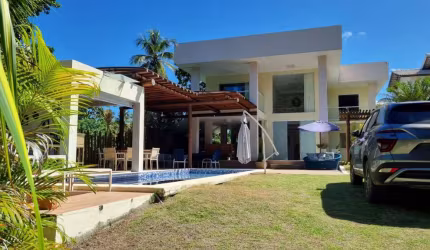 Casa com 05 suítes em Imbassai-Ba