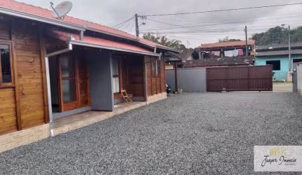 Terreno com 4 Casas mistas, Madeira tratada e Alvenaria, com 2 quartos cada