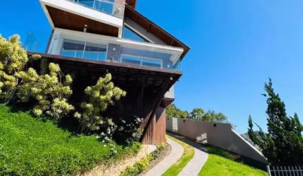 Pedra Branca - Casa Alto Padrão, 290m²