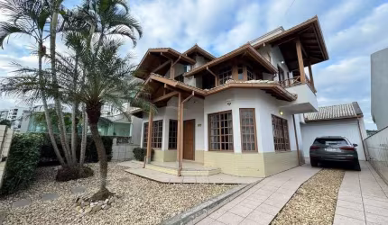 Casa com 4 dormitórios, Pedra Branca - Palhoça/SC