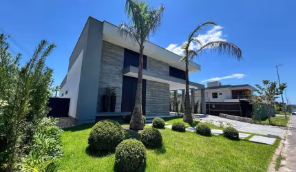 Casa em condomínio fechado Pedra Branca