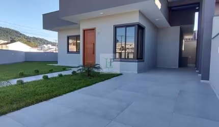 Casa com 3 quartos sendo 1 suíte e SPA com água quente