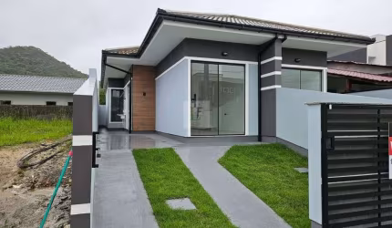 Casa geminada em São José com uma suíte