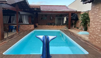 Casa com Piscina, 3 dorm