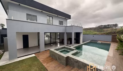 Casa em condomínio, 5 quartos, sendo 4 suíte, 355 metros, a venda- URBANOVA
