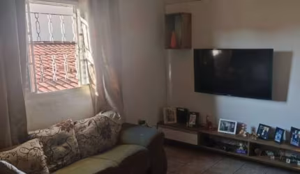 Casa com 3 quartos, 210m², no Residencial Flamboyant.