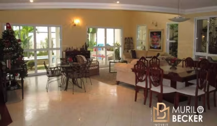 Casa para Venda com 4 Suítes no Jardim Apolo