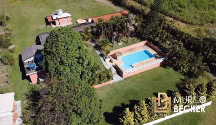 Sítio com 7,5 alqueires em Santa Branca-sp