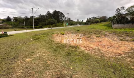 Terreno de 1350m² à venda no Cond. Recanto Santa Bárbara em Jambeiro