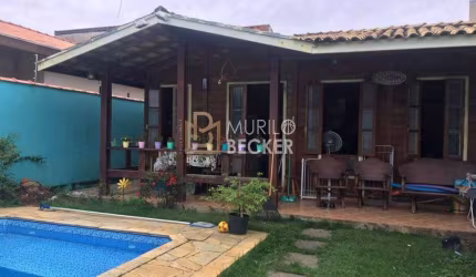Casa de Madeira para Venda com 3 quartos no Bairro Villa Branca
