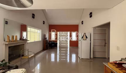 Casa à Venda em condomínio com 4 suítes no Altos da Serra V - Urbanova