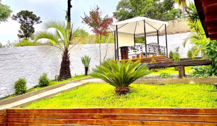 casa à venda no Bairro Tingui, em Curitiba. O valor é de R$ 749.000,00 e é uma ótima oportunidade para quem busca uma casa de campo na cidade!