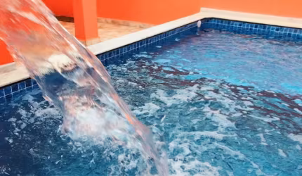 Casa com piscina lado praia