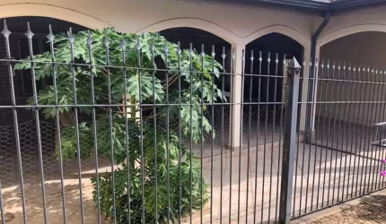 Casa para Venda em Valinhos, Jardim Novo Mundo, 3 dormitórios, 1 suíte, 2 banheiros, 2 vagas