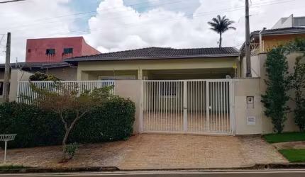 Casa para Venda em Valinhos, Vila Capuava, 3 dormitórios, 1 suíte, 2 banheiros, 4 vagas