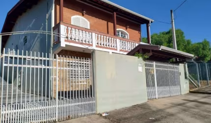 Casa para Locação em Valinhos, JD PANORAMA, 3 dormitórios, 2 suítes, 1 banheiro, 4 vagas
