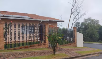Casa para Locação em Valinhos, Vila Moletta, 3 dormitórios, 1 suíte, 2 banheiros, 4 vagas